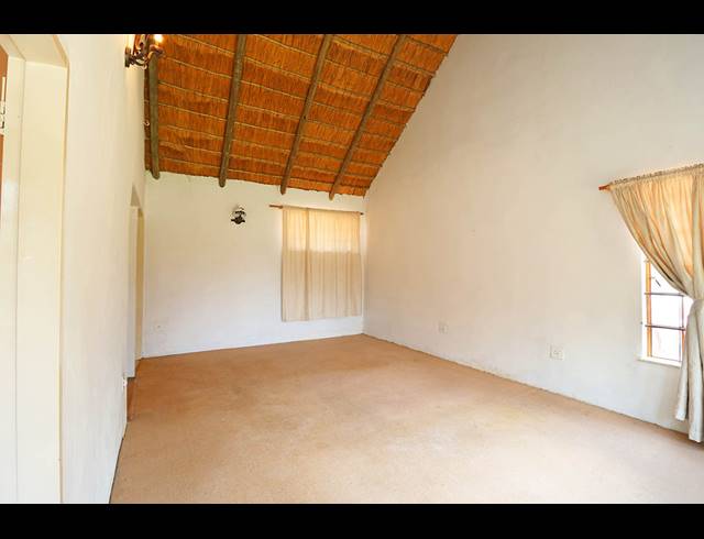 4 BEDROOM FREEHOLD FOR SALE IN GLENHAZEL